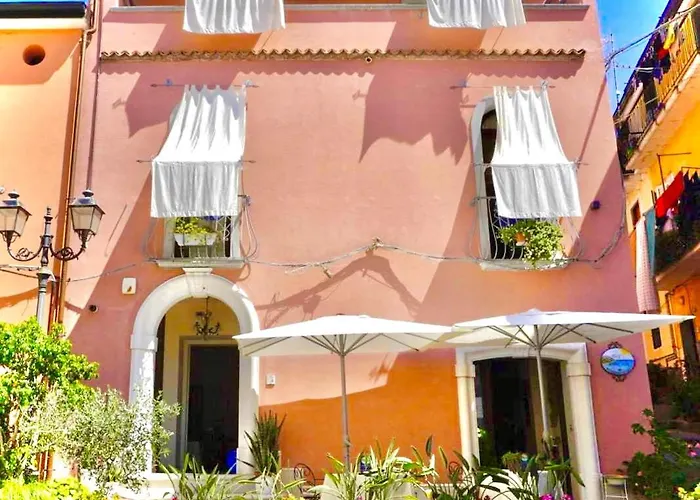 Donna Alda Capitello Dal 2012 Bed & Breakfast Villammare