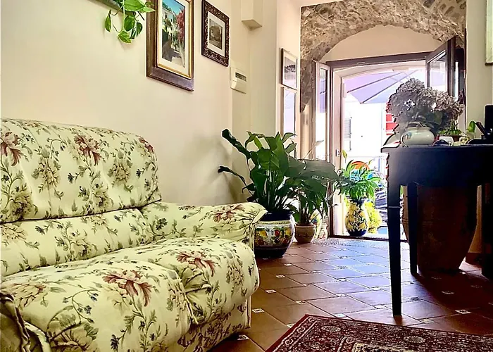 Donna Alda Capitello Dal 2012 Bed & Breakfast Villammare