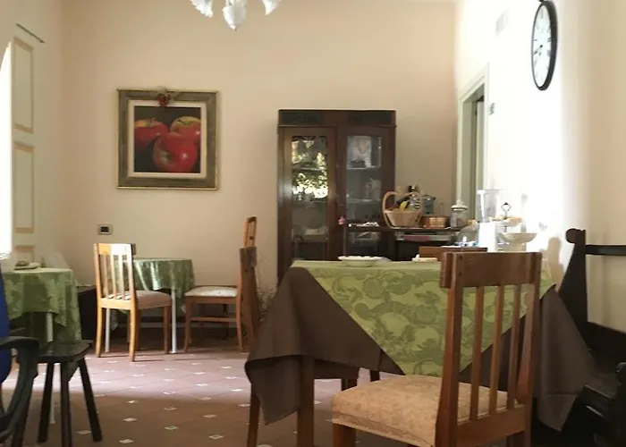 Donna Alda Capitello Dal 2012 Bed & Breakfast Villammare