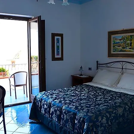 Donna Alda Capitello Dal 2012 Bed & Breakfast Villammare